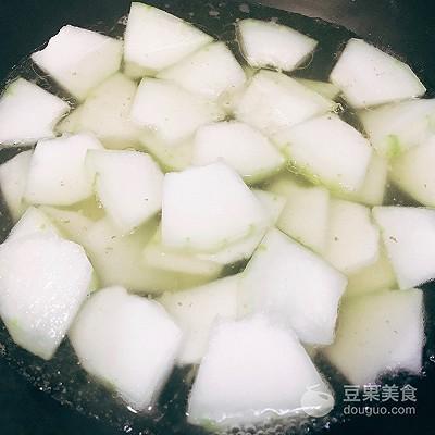 冬瓜炖肉的家常做法，冬瓜炖排骨怎么做好吃 简单做法（宝宝喜欢的家的味道）