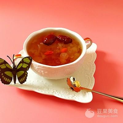  养颜羹的做法，给你满满的胶原蛋白之养颜羹