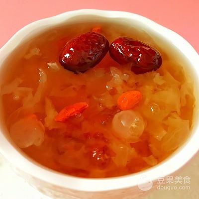  养颜羹的做法，给你满满的胶原蛋白之养颜羹