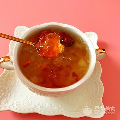  养颜羹的做法，给你满满的胶原蛋白之养颜羹