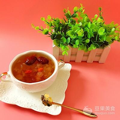  养颜羹的做法，给你满满的胶原蛋白之养颜羹