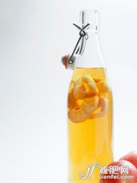 晚上喝白醋7天暴瘦38斤，晚上用白醋7天暴瘦38斤方法（每天一杯醋 7天瘦一圈）