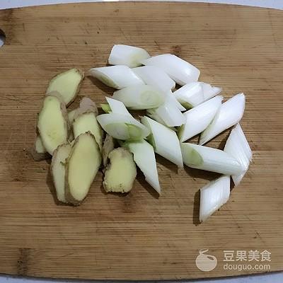 清蒸螃蟹怎么做，清蒸螃蟹怎么做视频（清蒸螃蟹的做法）