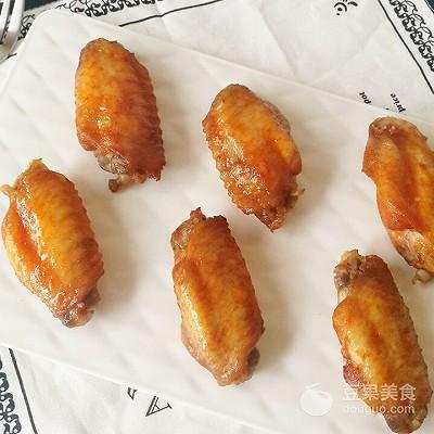 新奥尔良烤鸡翅，新奥尔良烤鸡怎么烤（新奥尔良鸡中翅的做法）