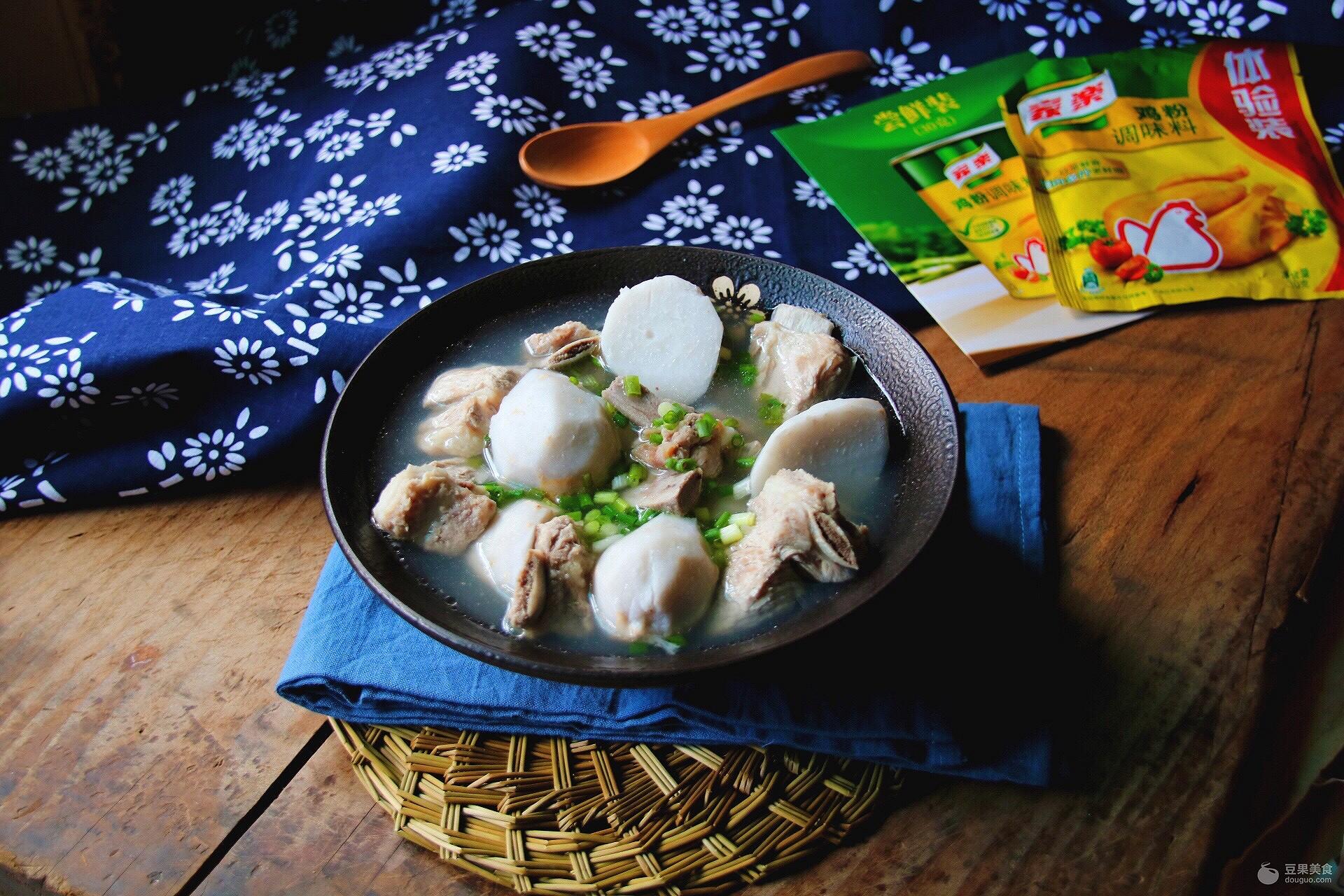 排骨芋头汤怎么做，排骨芋头汤的做法窍门（芋艿排骨汤#鲜有赞，爱有伴#）