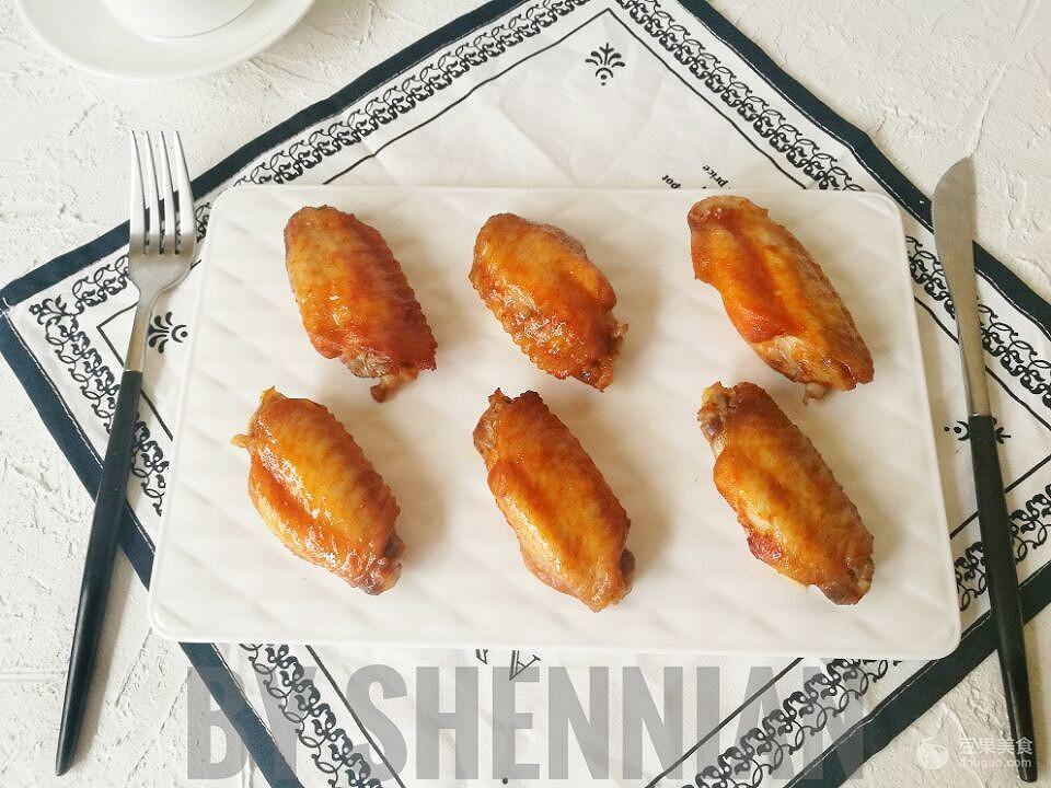 新奥尔良烤鸡翅，新奥尔良烤鸡怎么烤（新奥尔良鸡中翅的做法）