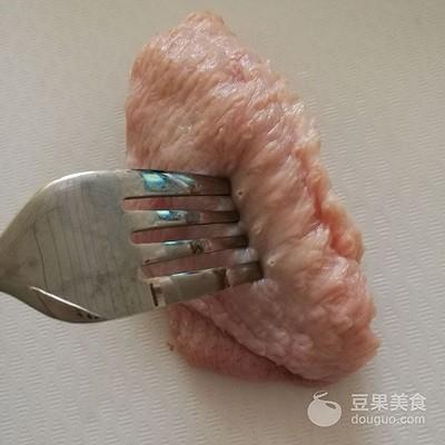 新奥尔良烤鸡翅，新奥尔良烤鸡怎么烤（新奥尔良鸡中翅的做法）