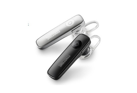 蓝牙耳机充电多久，蓝牙耳机充电要多久（蓝牙耳机有效距离是多远）