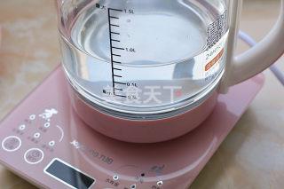 山楂菊花茶怎么冲泡，菊花茶加山楂泡水功效（清心明目菊花山楂茶）