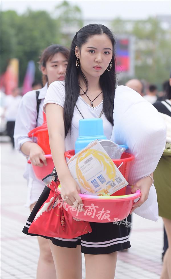 四川传媒学院怎么样，排名好不好（一言不合就青春杀）