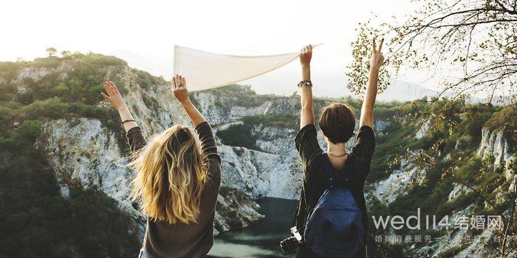 送闺蜜订婚礼物排行榜，适合送闺蜜的订婚礼物（推荐送闺蜜结婚礼物排行榜）