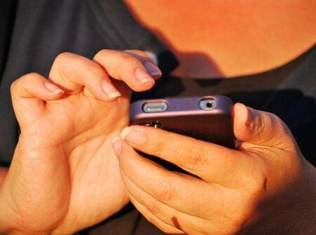 儿童电子手表怎么调时间，4键电子手表怎么调时间（儿童电话手表怎么调时间）