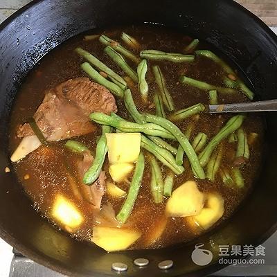 东北乱炖的家常做法，东北乱炖的家常做法图片（下饭硬菜---东北乱炖）