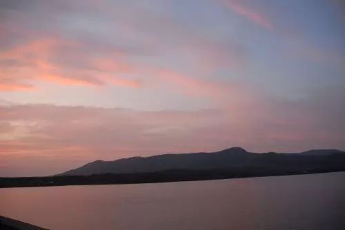 神女湖神女雕像的传说，神女湖雕像的传说（一段传说一座湖）