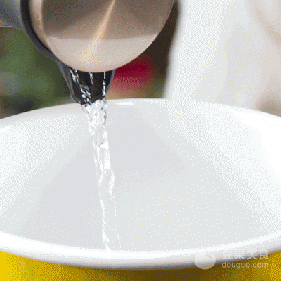 红枣黑木耳汤怎么做，黑豆黑木耳红枣汤（小羽私厨之黑木耳红枣甜汤）