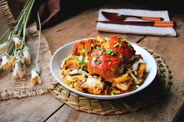 大闸蟹的家常做法，大闸蟹的家常做法怎么做好吃（看了会流口水的大闸蟹花式做法）