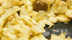 奶油蘑菇汤的做法，蘑菇汤最简单做法（必胜客奶油蘑菇汤的做法）