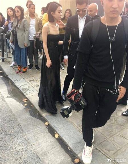 赵丽颖个人资料简介，赵丽颖和冯绍峰为什么离的婚（赵丽颖瘦成纸片纤腰细到吓人）