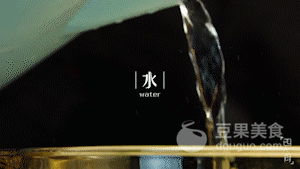 奶油蘑菇汤的做法，蘑菇汤最简单做法（必胜客奶油蘑菇汤的做法）