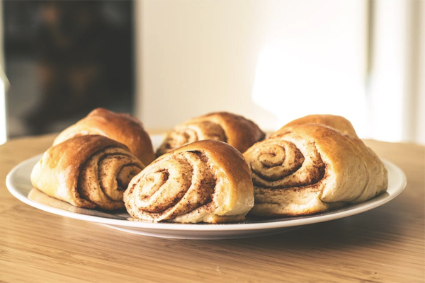 生日祝福怎么回复别人的谢谢，生日祝福怎么回复（收到生日祝福怎么回复）