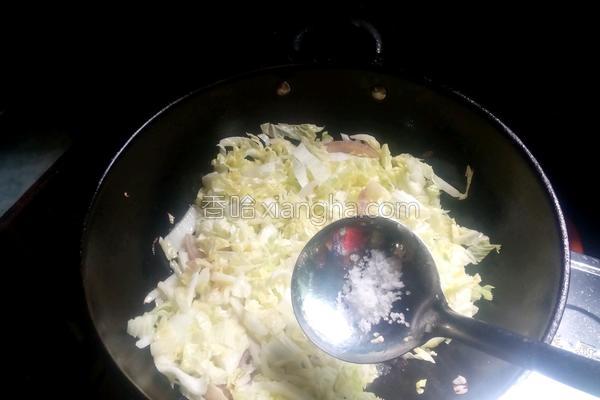 白菜炒肉怎么做好吃，辣白菜怎么做好吃又简单（白菜炒肉）