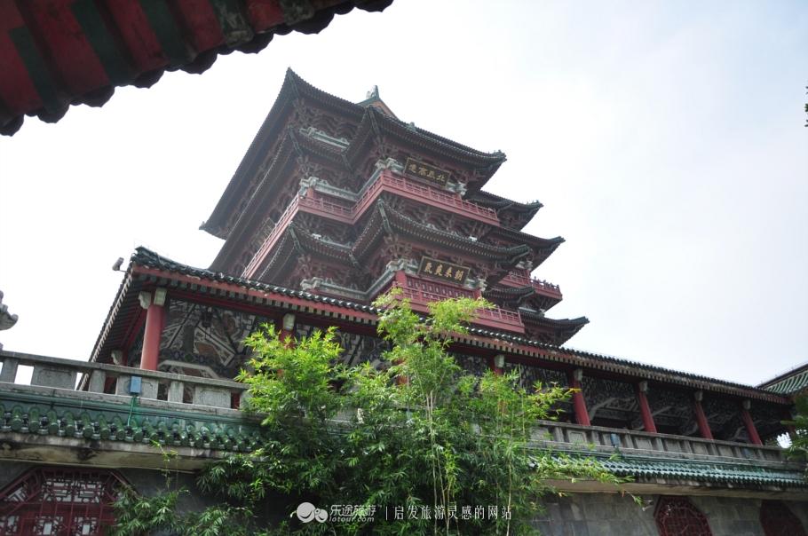 滕王阁序中的滕王阁在哪，滕王阁序中的滕王阁在哪儿（滕王高阁几时楼）