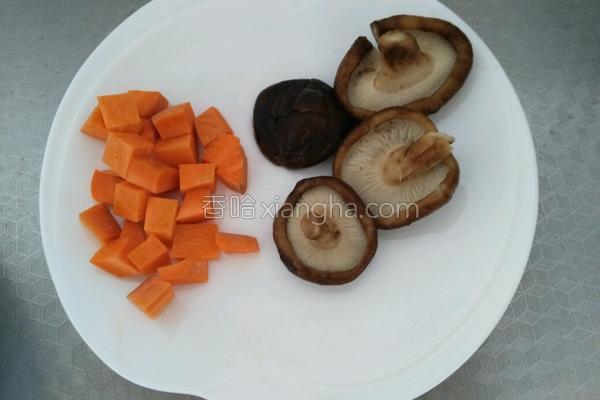 兔子放什么炖最有营养，兔子和什么东西炖好吃又营养（鹌鹑蛋炖兔肉）