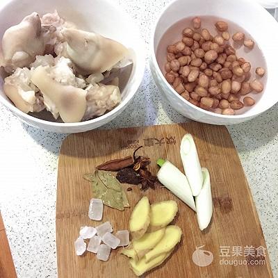 猪脚炖花生，猪脚炖花生米的禁忌（花生炖猪脚的做法）