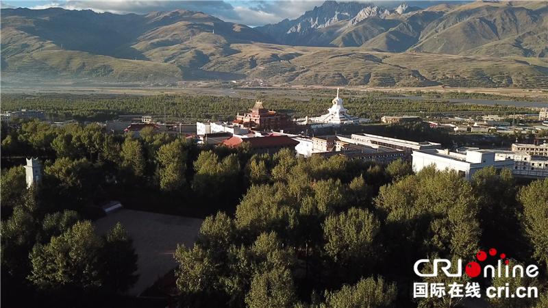 甘孜县海拔多少米，布达拉宫海拔多少米（鸟瞰甘孜县）