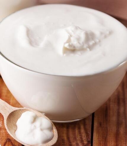 奶油怎么做，奶油怎么做才好吃（奶油是怎么做出来的）