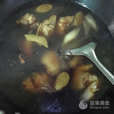 猪脚炖花生，猪脚炖花生米的禁忌（花生炖猪脚的做法）