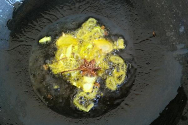 兔子放什么炖最有营养，兔子和什么东西炖好吃又营养（鹌鹑蛋炖兔肉）