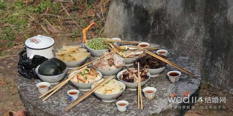 儿媳妇去上坟对谁不好，儿媳上坟对谁不好（为什么结婚当天要上坟）