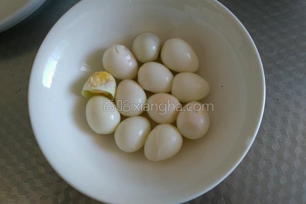 兔子放什么炖最有营养，兔子和什么东西炖好吃又营养（鹌鹑蛋炖兔肉）