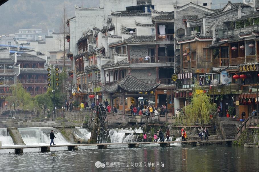 凤凰古城在哪，凤凰古城在哪个省城（湘西凤凰古城）