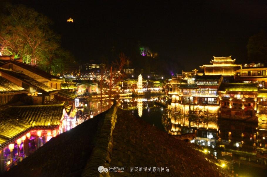 凤凰古城在哪，凤凰古城在哪个省城（湘西凤凰古城）