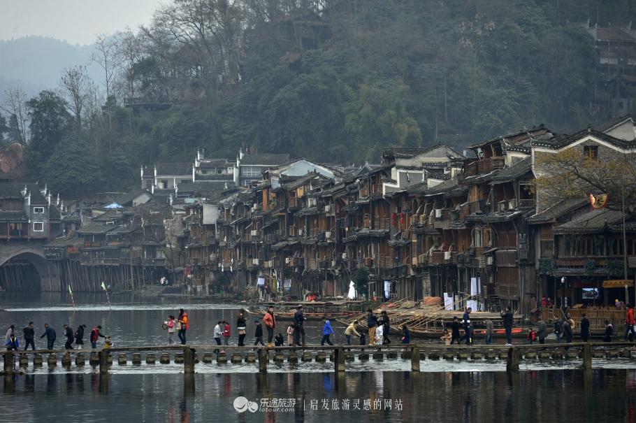 凤凰古城在哪，凤凰古城在哪个省城（湘西凤凰古城）
