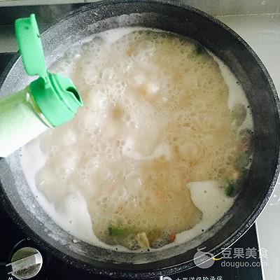 咸汤怎么做家常做法，咸汤的做法大全（萝卜花生咸汤#膳魔师北咸主题月#）