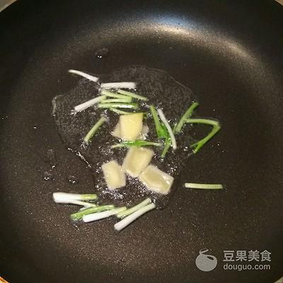 白鸽蛋怎么煮营养高，白鸽蛋怎么炖才营养（三鲜鸽蛋汤的做法）