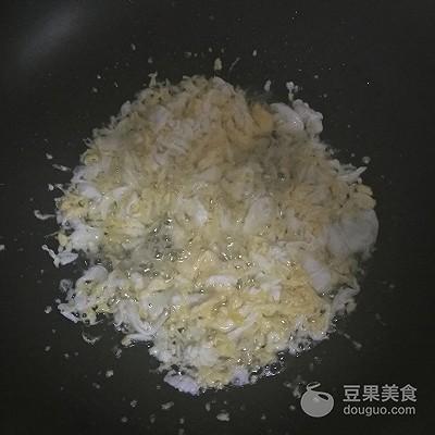 蛋炒饭的正确做法，正宗蛋炒饭的做法（蛋炒饭的做法）