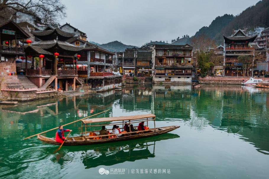 凤凰古城在哪，凤凰古城在哪个省城（湘西凤凰古城）