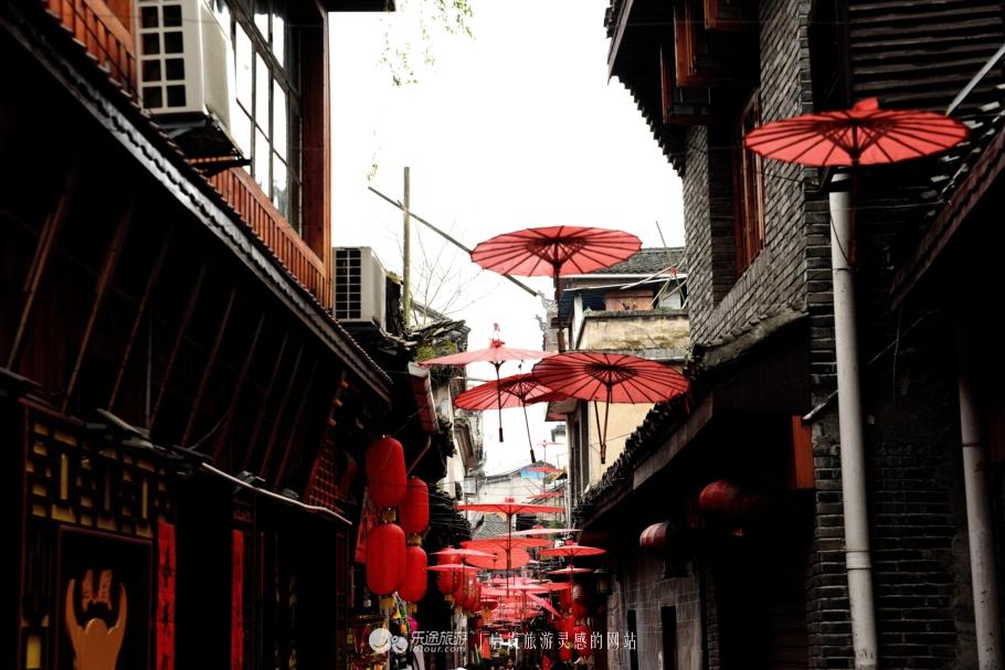 凤凰古城在哪，凤凰古城在哪个省城（湘西凤凰古城）