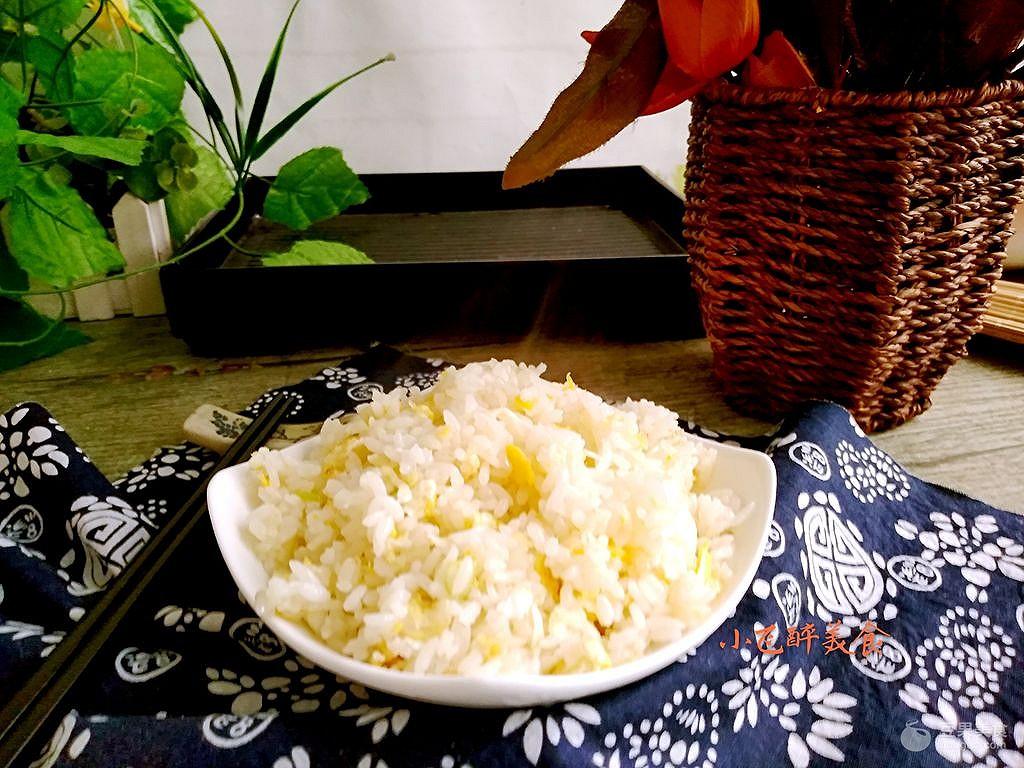 蛋炒饭的正确做法，正宗蛋炒饭的做法（蛋炒饭的做法）