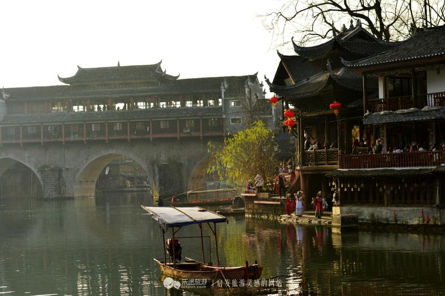 凤凰古城在哪，凤凰古城在哪个省城（湘西凤凰古城）