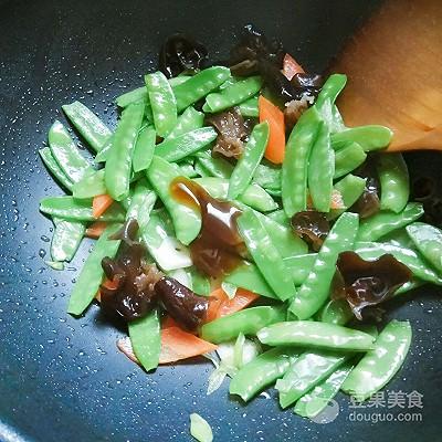 河南豆怎么炒，河南豆怎么炒好吃又脆（清炒荷兰豆的做法）