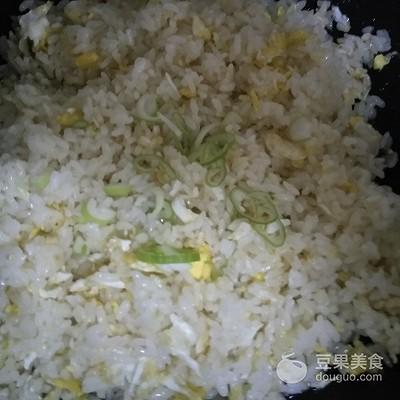蛋炒饭的正确做法，正宗蛋炒饭的做法（蛋炒饭的做法）