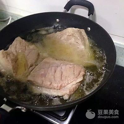 梅菜扣肉蒸多长时间，扣肉蒸多久能烂（梅菜扣肉的做法）