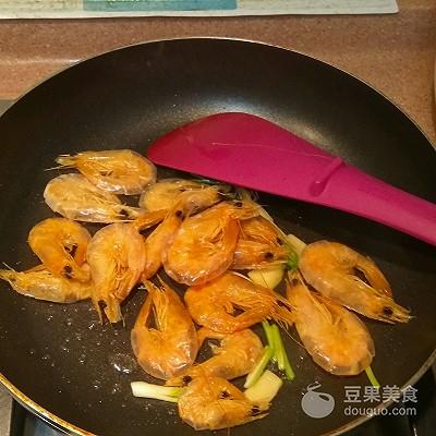 白鸽蛋怎么煮营养高，白鸽蛋怎么炖才营养（三鲜鸽蛋汤的做法）