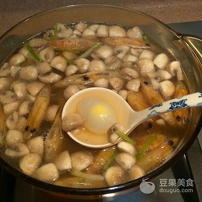 白鸽蛋怎么煮营养高，白鸽蛋怎么炖才营养（三鲜鸽蛋汤的做法）