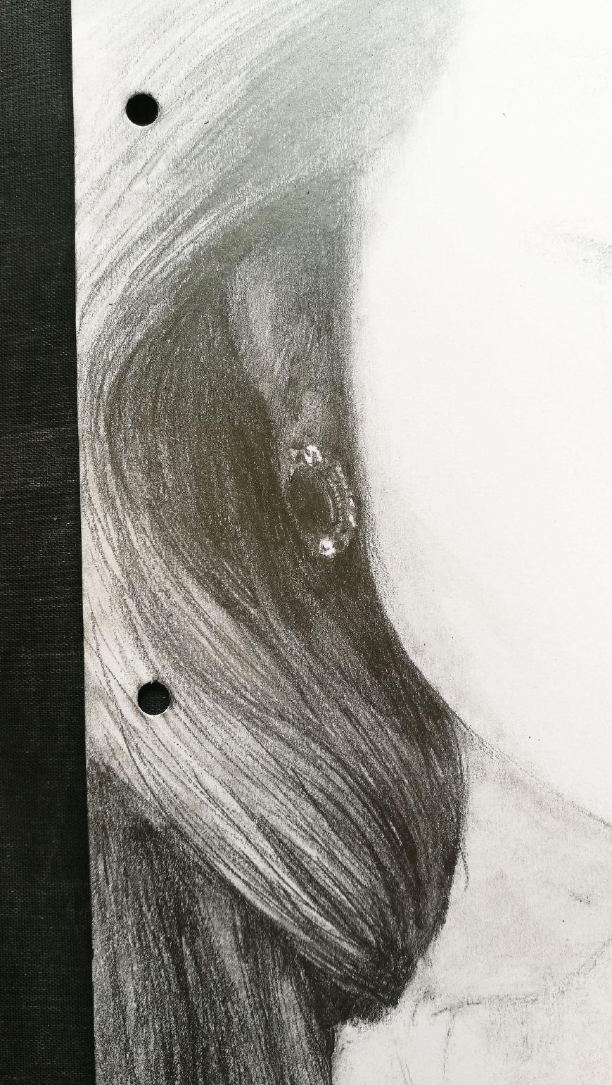 嘴巴铅笔画画法教程，铅笔画嘴唇教程（素描入门步骤分享——《翡翠耳钉》）